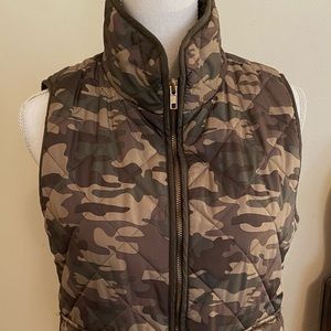 CYNTHIA ROWLEY Camouflague Camo Vest M LIKE NEW